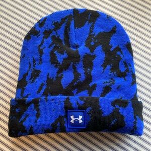 NWOT Under Armour Blue & Black Camo Beanie